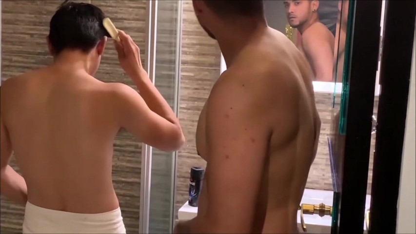 Muscular Buff Gets to Shower (The hook 305)