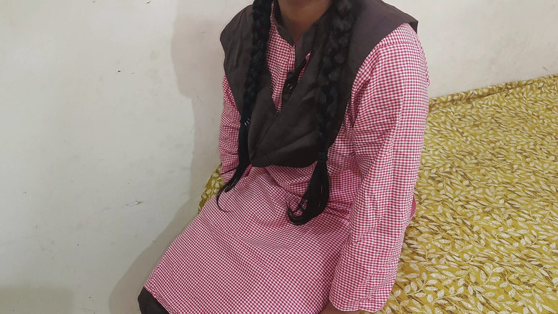 YOURAMRITA04: Une étudiante du village se fait piéger, baiser et fourré sa...