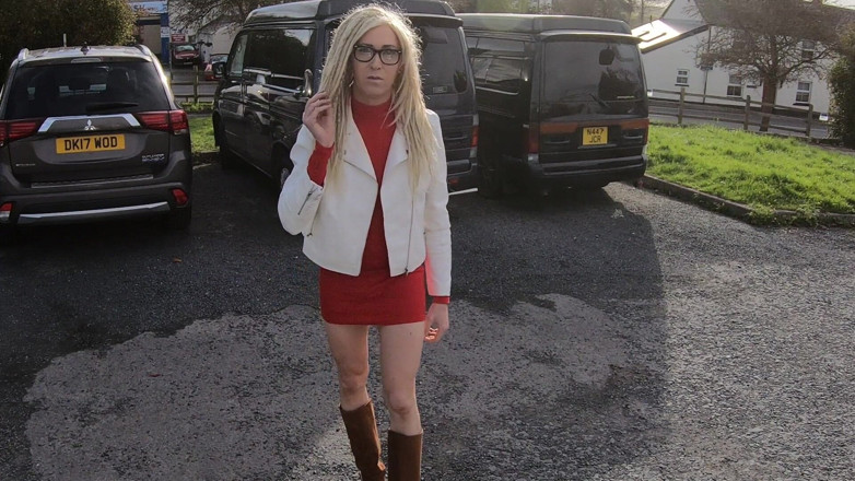 The Midnight Minx: Flasher parkingu Crossdresser