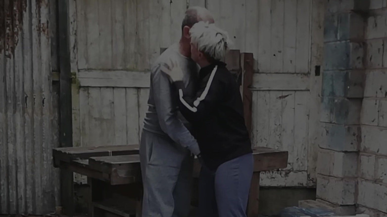 The adventures of Kylie Britain: 더 장교