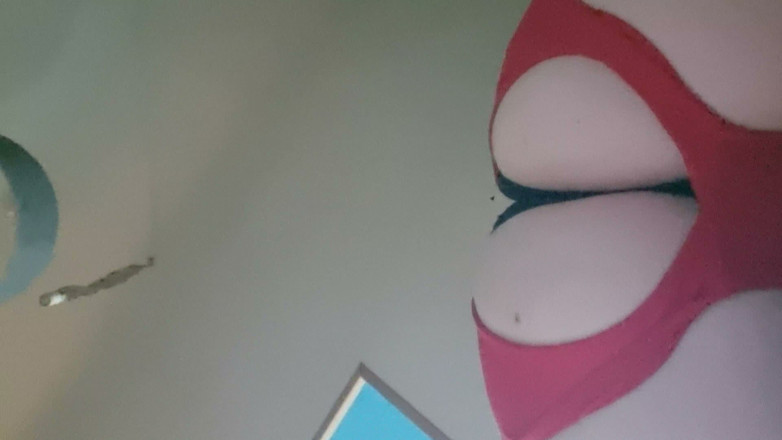 Bettycoquine: Tôi ôm bạn trai bằng mông và anh ấy rất thích