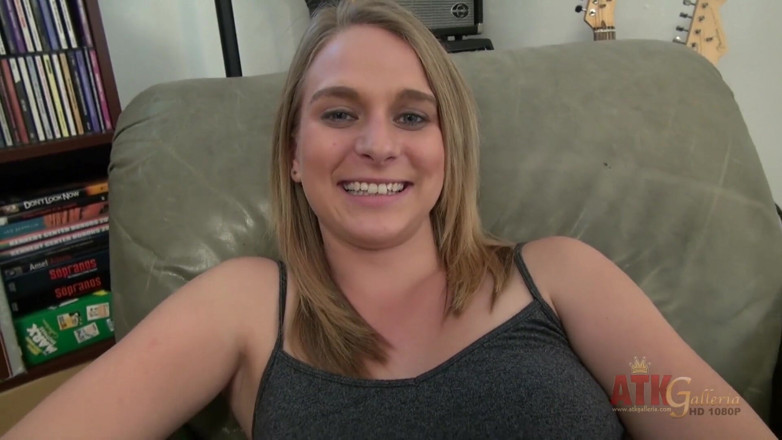 ATKIngdom Fans: Abbie Anderson fingers in her pussy for the camera