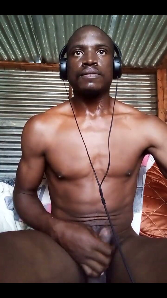 Mr_african: Поглаживаю большой черный член с большими яйцами, большой спермой на моей руке