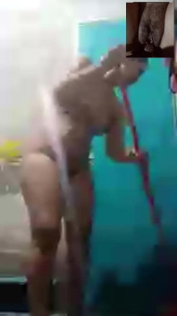 A Beautiful Naked Aunt Taking a Shower Makes Me Very Excited