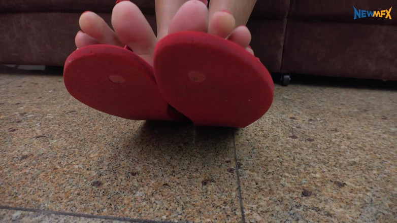 NewMFX Feet: Natasha's Red Nails