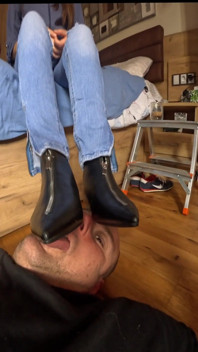 Sexy Bootworship z bot Mistressyammy