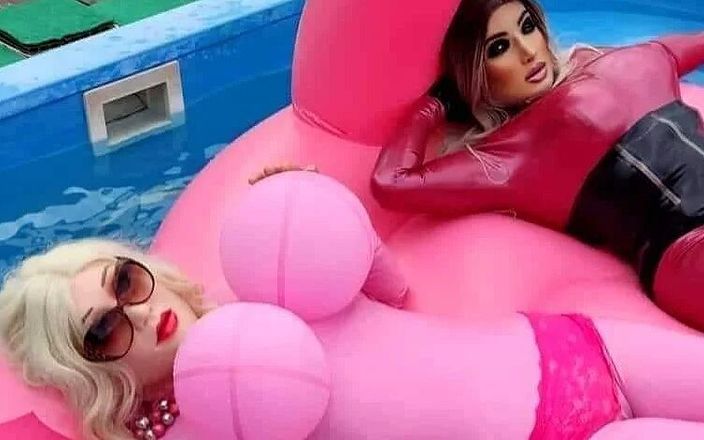 Erica Doll: Bonecas na piscina