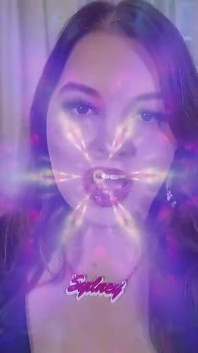 Trippy Kisses - You're Weak & Obsessed with Sydney Screams' Mesmerizing Glossy Lipstick Kisses