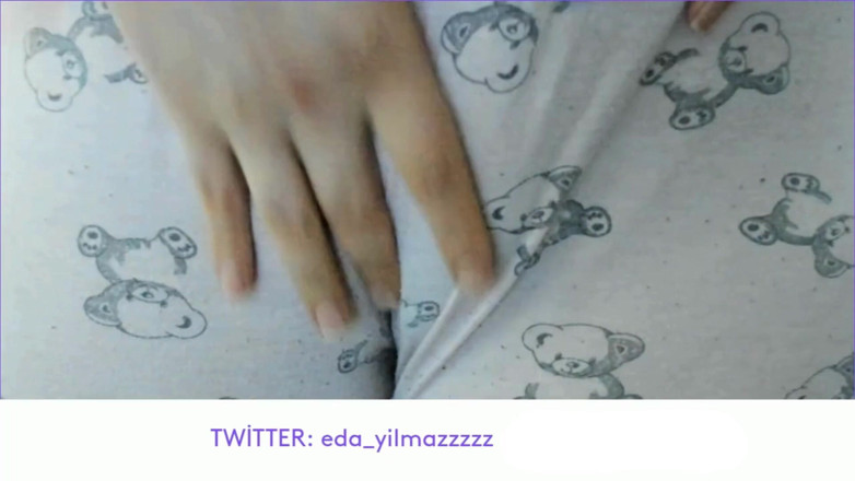 bigass_sexy_bigboobs: CAMELTOE- GEZWOLLEN POESJE- MASTURBEREN MET PYJAMA