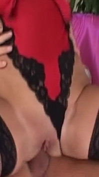 Trojka MILfs deepthroat péro a stretch zadek s hračkou