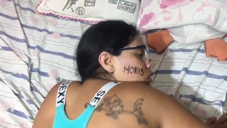 Britanly-Brow: Sudut pandangan pertama - kekasih mengambil kesempatan daripada awek itu bersendirian...