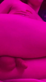 Zrzka Femboy Ashen si hraje s robertkem