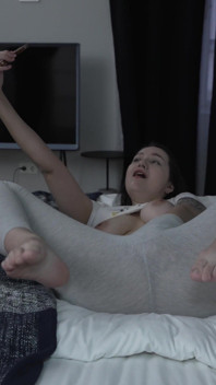 Alise kendini ve diğer her şeyi ıslatmayı seviyor