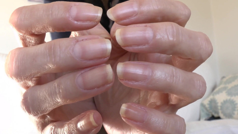 Lady Victoria Valente: Adora mis hermosas manos y juega contigo mismo! Lady Victoria...