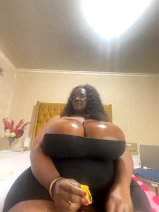 Legendary Booty Overdose: BBW Striptease &amp; Pussyplay