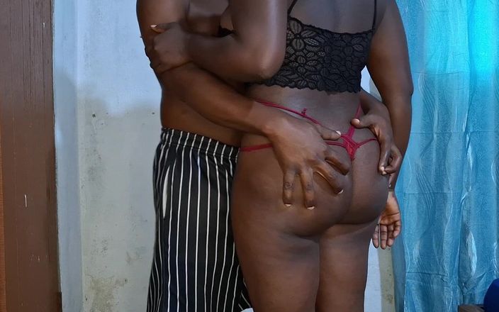 BMCs: Elle laisse sa super mouillée excitée prête à prendre la grosse...