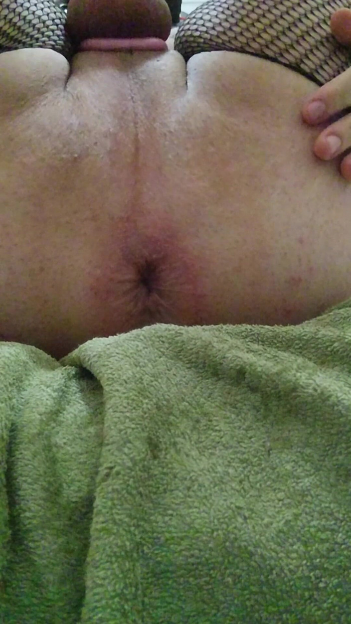 Greek_anal: La femminuccia greca vuole venire in castità