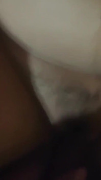 巴比的水流出来了。