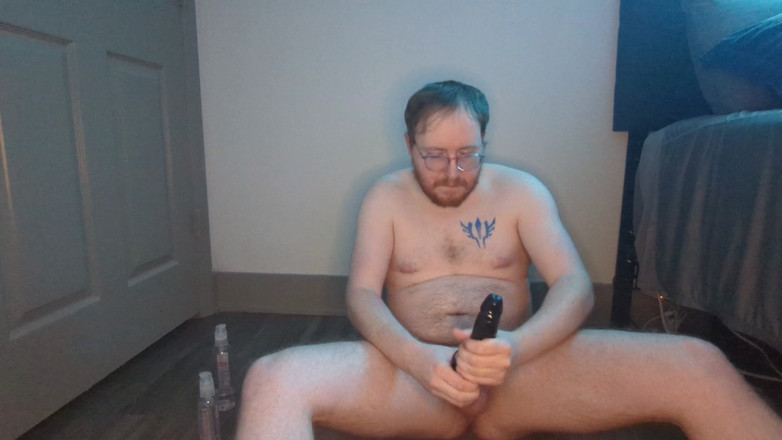 Wallace Accelron: Wallace sténá, když jezdí na velkých dildech, část 1