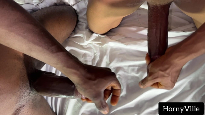 HornyVille G: Những người bạn hứng tình sục con cu to của...