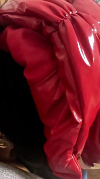 Penghinaan MILF bawahjaket merah dominan. Ereksi yang gagal, dildo besar menunggang dan poping