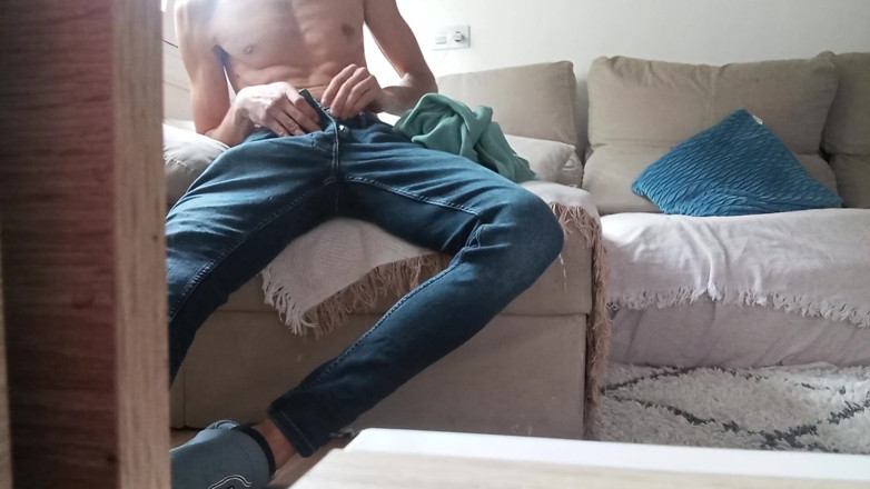 Elvissc: The Horny Jerk off with the Nice Big Cock Jerks...