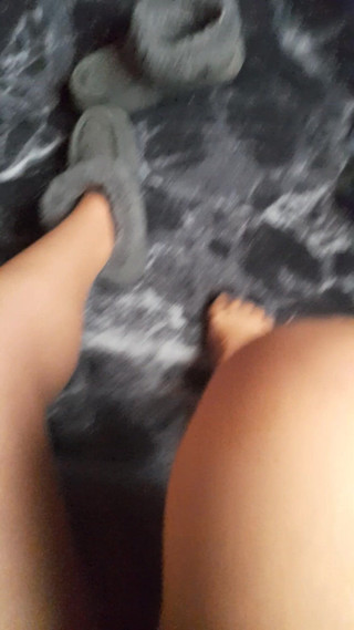 Japski: Moje nově vyholené nohy.