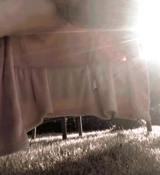 Dirty Knix: Squirting in the sunshine
