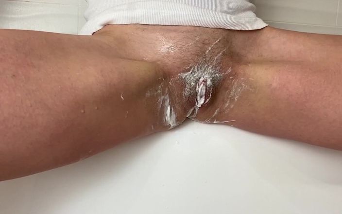 Mistress Mary: 나는 친밀한 이발을 했어