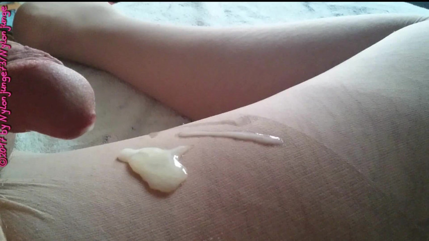 Sperma on the Nylon (Carmen_Nylonjunge)