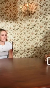 Cinta lesbian basah untuk dua berambut perang muda Amerika