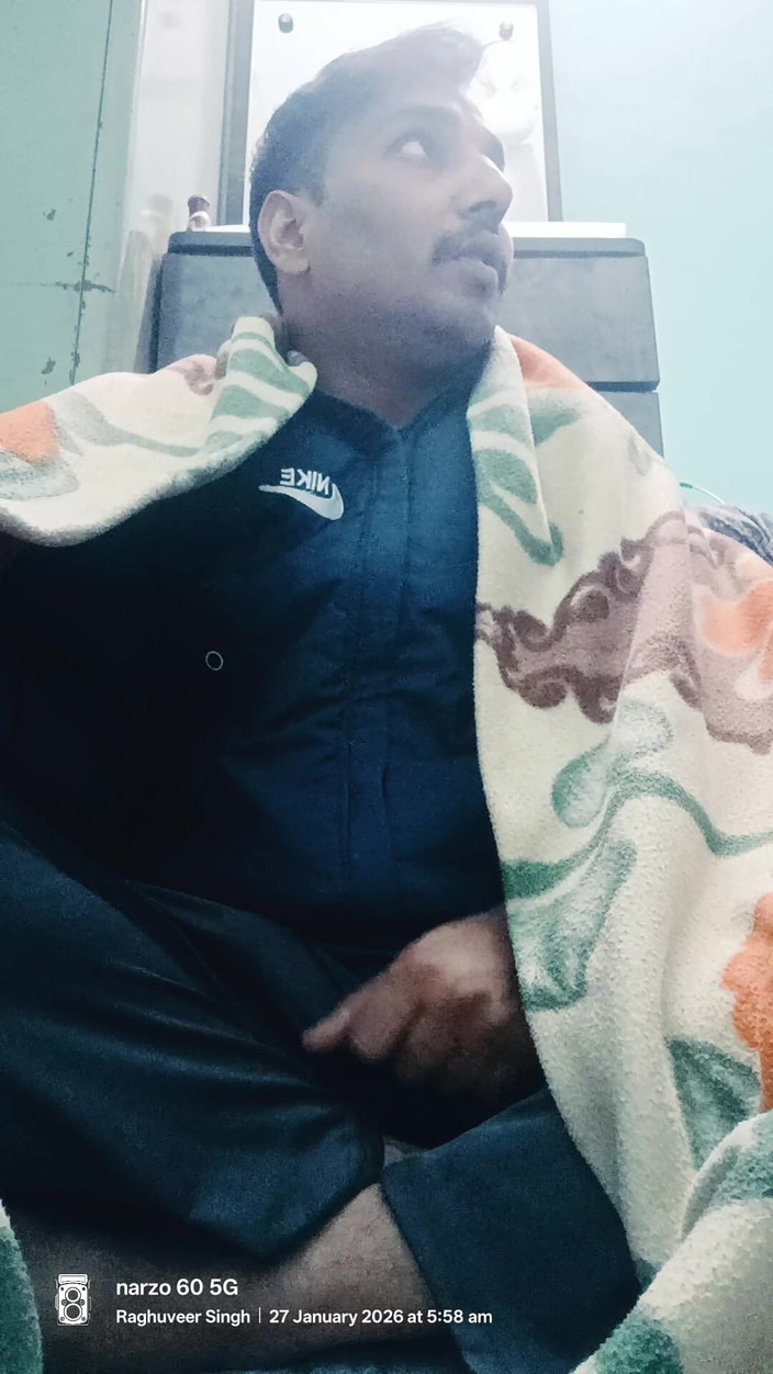 Rajasthani-old-lover: Officier gay indien