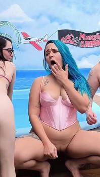 3 Girlfriends Masturbating in the Pool
