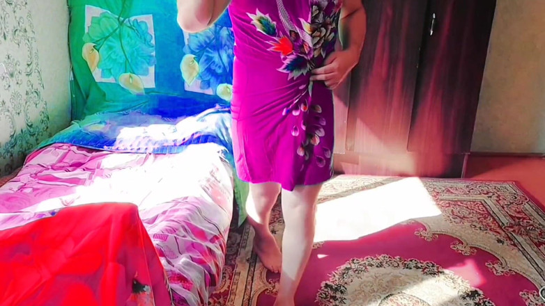 Kitty_Cross: कामुक बहिन आज रात शरारती होने के दौरान सुंदर दिख रही है