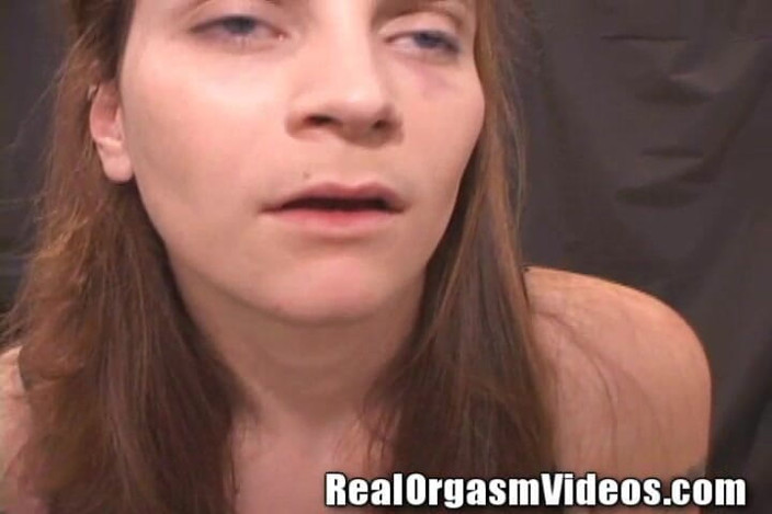 Sybian Orgasm Videos: Rothaarige ehefrau orgasmen auf sybian monster reiten muschi nasses n...