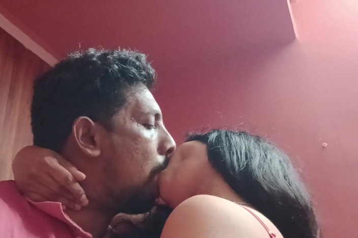 Apple Porn: Poprvé sex v bikinách ve stoje a intenzivní hluboké hrdlo...