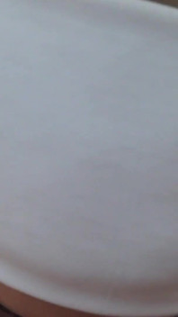 Tóc vàng MILF thổi kèn và nuốt POV với kính râm