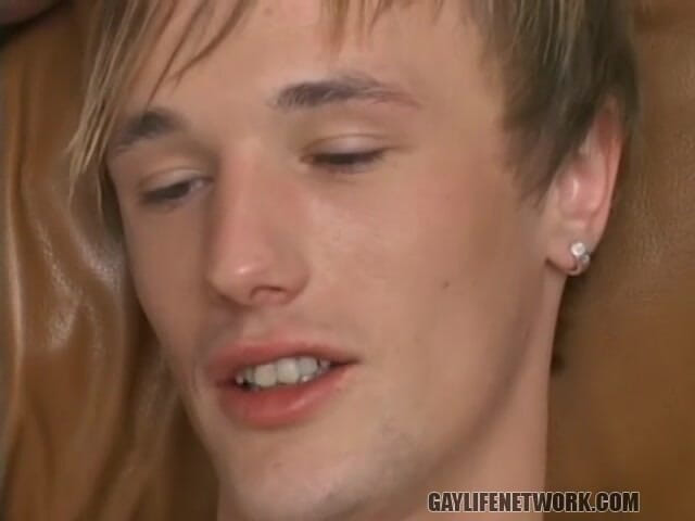 Gay Life Network: Закуска твинки на еде и друг с другом