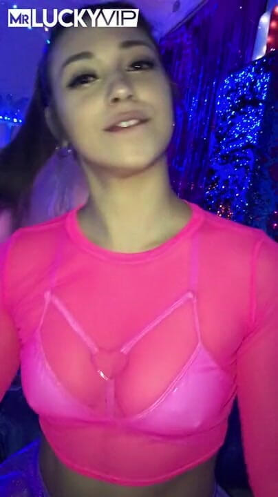 Mr.Lucky POV: Brooklyn Gray को फटाफ़ट देखने का बिंदु वाली चेहरा चुदाई पसंद है