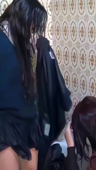 ถังน้ำแข็งกับ บรยอนี่-เคท และ คาร์ล่า บราวน์