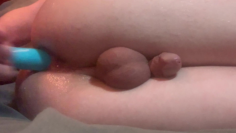 Brashen: Femboy Twink šuká sperma ze sebe