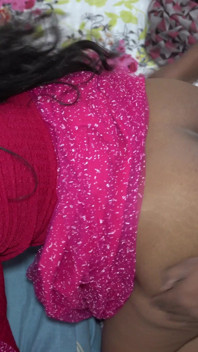 Pasangan desi India menikmati kongkek creampie gaya doggy