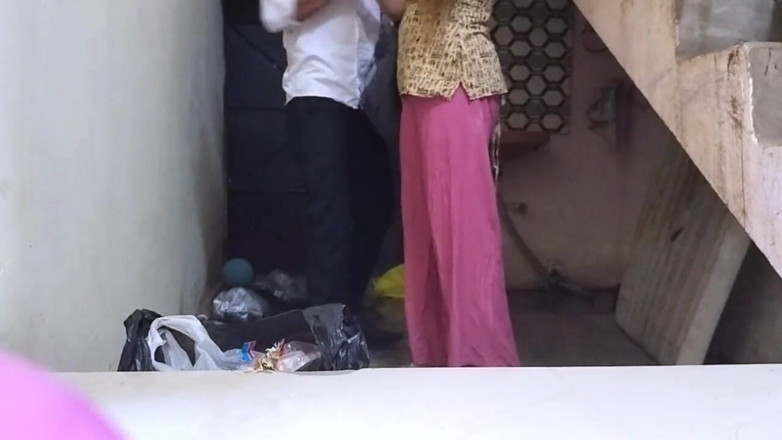 Fantacycutting: Indian College Girl and Young Teacher Ki Chupke Se Ghapagap...