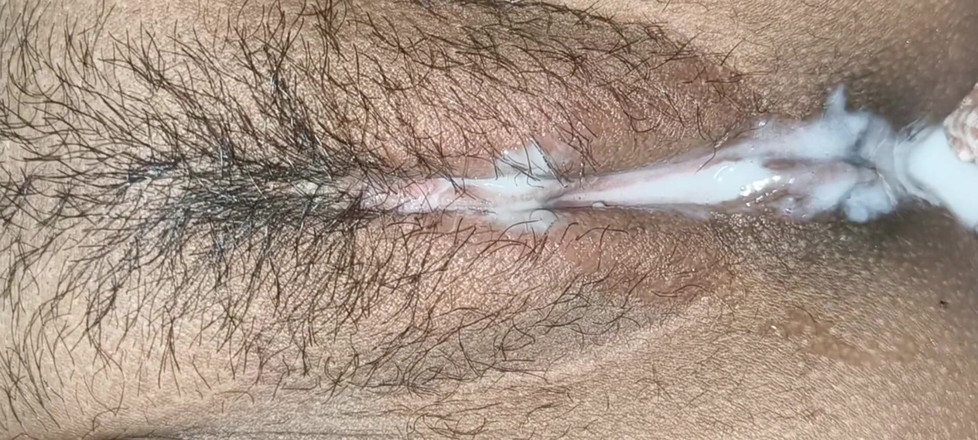 NishaKumari009: Hermanastro deja agua en el coño duro de los amantes...