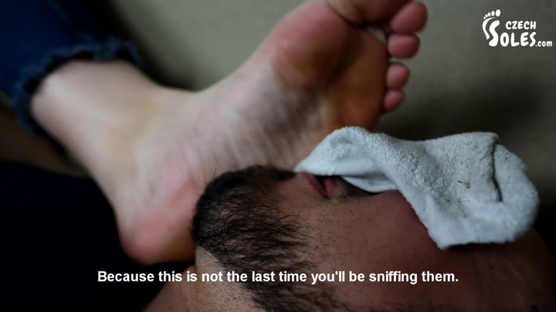 Czech Soles - foot fetish content: Chị kế hư hỏng đang trừng phạt anh kế của cô ấy