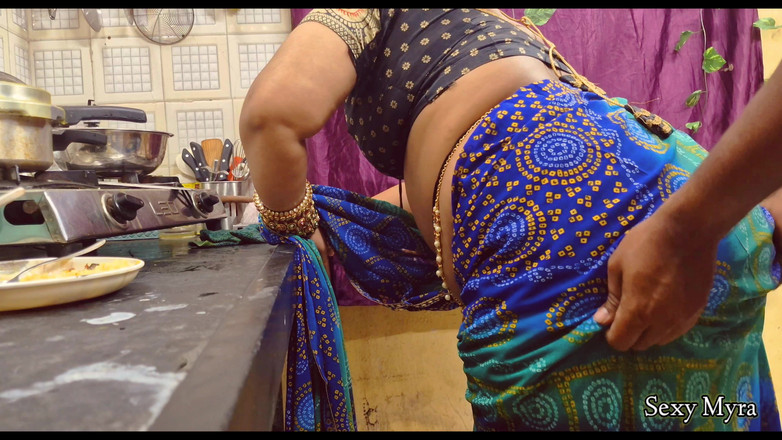 Your_Suman: 家の新しい継母のねっとりとした手マン