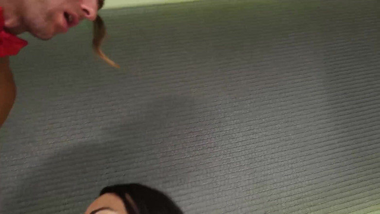 Big Bamboo Trans: Mereka cantik, seksi dan miang