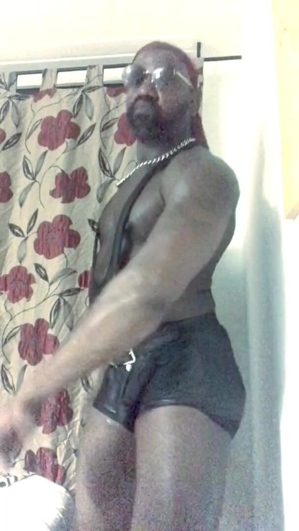 Brodyjayrichardson: Party for one: Smoke, flex, dance