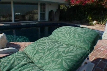 Vintage Life: Redhead and Blonde MILF Having Lesbo Fun by the Pool