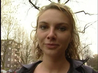 Lucky Cooch: Seksowna dziewczyna przeprowadziła wywiad na ulicy